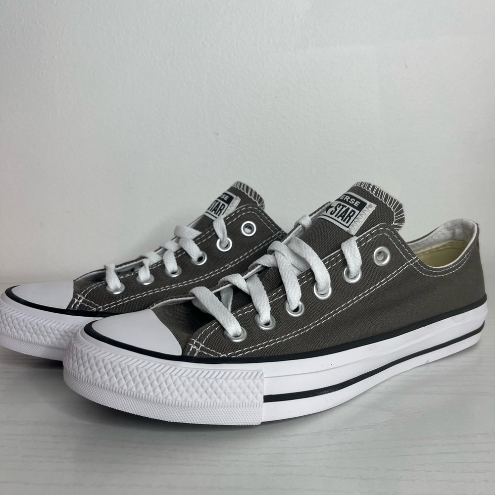 Converse Brand New Women’s size 8 Charcoal Grey (Gray) with box